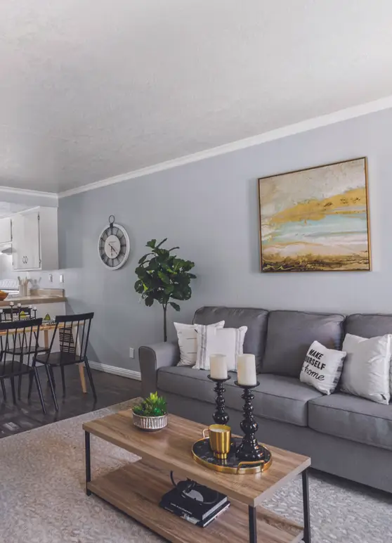 FQ-AmenitiesLivingroom-558px